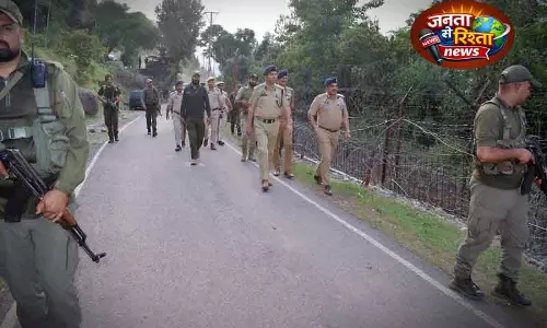पुंछ में सुरक्षा बढ़ाई गई, LoC पर ड्रग्स और हथियार बरामद