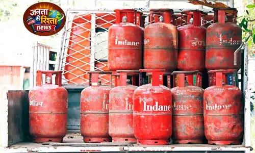LPG कंज्यूमर्स का सवाल: Kashmir में डिजिटल प्रक्रियाओं से जुड़ी कठिनाइयाँ LPG कंज्यूमर्स का सवाल: Kashmir में डिजिटल प्रक्रियाओं से जुड़ी कठिनाइयाँ