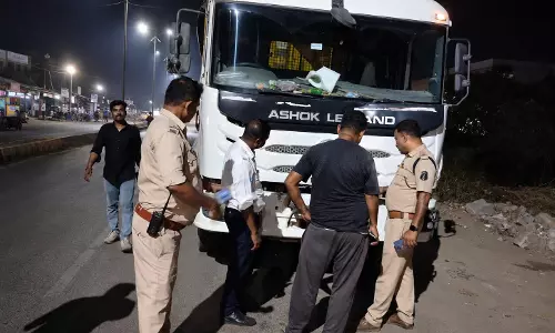 पुलिस ने चालानी कार्रवाई का रिकॉर्ड तोड़ा, हाईवे और शहर के चौक-चौराहों में चला रही विशेष चेकिंग अभियान पुलिस ने चालानी कार्रवाई का रिकॉर्ड तोड़ा, हाईवे और शहर के चौक-चौराहों में चला रही विशेष चेकिंग अभियान