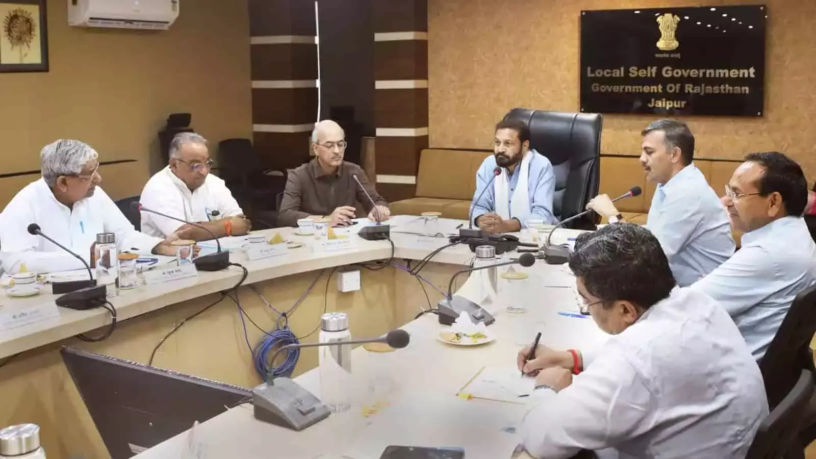 Jaipur: जयपुर में अव्यवस्थित पार्किंग पर चला प्रशासन का शिकंजा Jaipur: जयपुर में अव्यवस्थित पार्किंग पर चला प्रशासन का शिकंजा