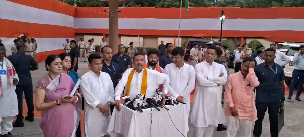 Kolkata: पारदर्शी शासन और जल्द चुनाव के संकेतों पर हुई चर्चा Kolkata: पारदर्शी शासन और जल्द चुनाव के संकेतों पर हुई चर्चा