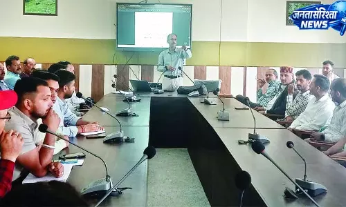 अधिकारी चुनावों में बखूबी निभाएं अपनी जिम्मेदारी