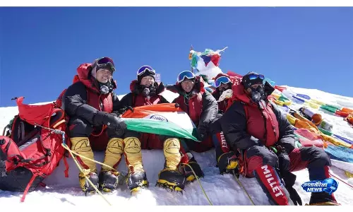 ITBP के महिला अभियान दल ने सफलतापूर्वक माउंट एवरेस्ट फतह किया ITBP के महिला अभियान दल ने सफलतापूर्वक माउंट एवरेस्ट फतह किया