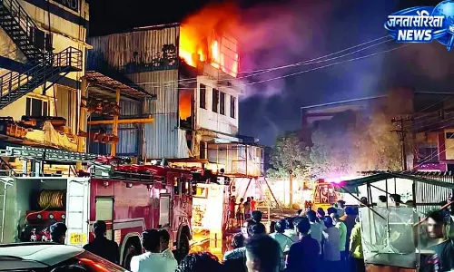 काठा की कंपनी में रात को लगी थी आग, 50 लाख का नुकसान