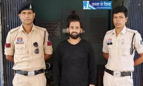 बदमाश ने मजदूर से मारपीट कर नकदी छीनी, घेराबंदी कर पुलिस ने पकड़ा बदमाश ने मजदूर से मारपीट कर नकदी छीनी, घेराबंदी कर पुलिस ने पकड़ा
