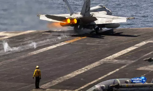 US-ईरान वार्ता तेज़ होने के बीच CENTCOM ने युद्ध की तैयारी का प्रदर्शन किया US-ईरान वार्ता तेज़ होने के बीच CENTCOM ने युद्ध की तैयारी का प्रदर्शन किया