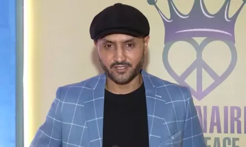हरभजन सिंह को मिली राज्यसभा सीट छोड़ने की सलाह, पूर्व स्पिनर ने कहा- सही समय आने पर हर बात का जवाब दिया जाएगा हरभजन सिंह को मिली राज्यसभा सीट छोड़ने की सलाह, पूर्व स्पिनर ने कहा- सही समय आने पर हर बात का जवाब दिया जाएगा