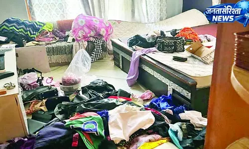 लाखों के गहने ले उड़ा चोर
