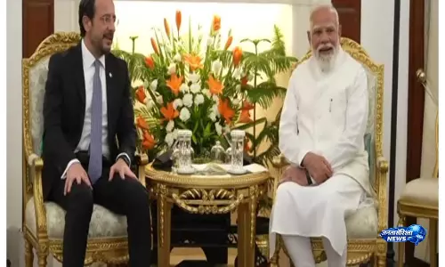 PM मोदी और साइप्रस के राष्ट्रपति निकोस क्रिस्टोडौलाइड्स ने द्विपक्षीय बैठक की PM मोदी और साइप्रस के राष्ट्रपति निकोस क्रिस्टोडौलाइड्स ने द्विपक्षीय बैठक की