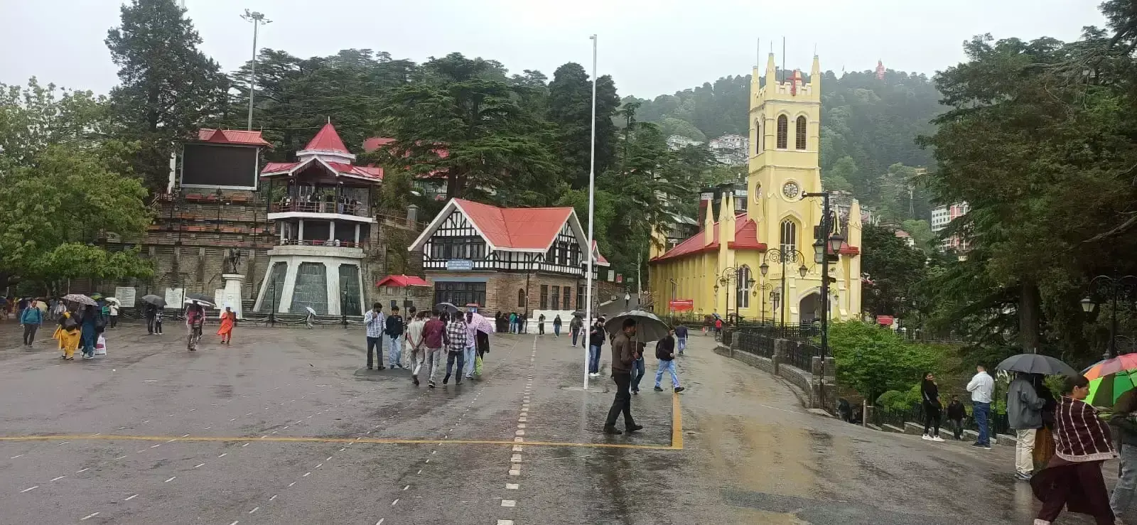 Shimla: हिमाचल में मौसम ने ली करवट, कई इलाकों में बारिश का दौर
