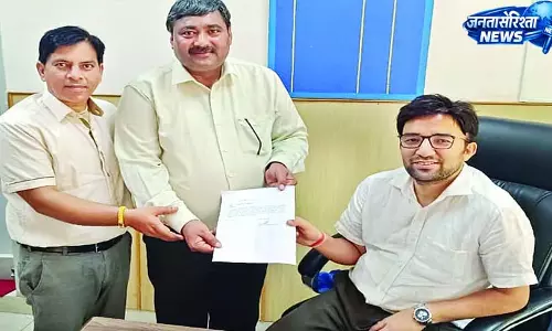 फील्ड में बनाई अलग पहचान, अब नायब तहसीलदार बने सतीश चौधरी