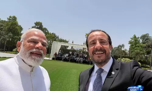 Cyprus राष्ट्रपति ने पीएम मोदी के साथ सेल्फी साझा की, द्विपक्षीय संबंध और मजबूत Cyprus राष्ट्रपति ने पीएम मोदी के साथ सेल्फी साझा की, द्विपक्षीय संबंध और मजबूत