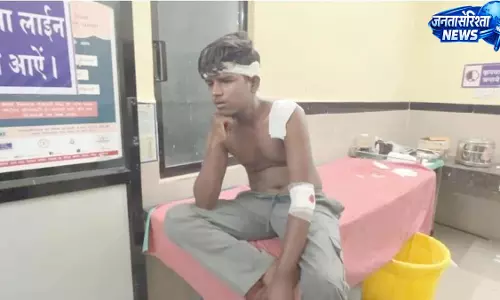 गुपचुप ठेले पर विवाद, पिता-पुत्र पर चाकू से हमला, दो घायल