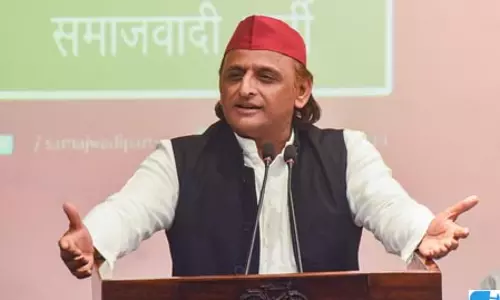 नौजवानों के भविष्य से खिलवाड़ कर रही यूपी सरकार: अखिलेश यादव नौजवानों के भविष्य से खिलवाड़ कर रही यूपी सरकार: अखिलेश यादव