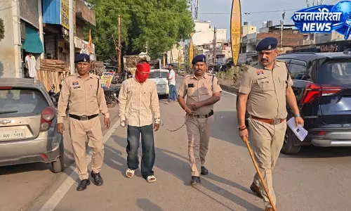 वैशाली नगर में हाफ मर्डर मामले में नाबालिग सहित 4 आरोपी गिरफ्तार वैशाली नगर में हाफ मर्डर मामले में नाबालिग सहित 4 आरोपी गिरफ्तार