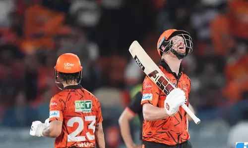 IPL 2026 RCB VS SRH : हैदराबाद ने बेंगलुरु को दिया 256 रन का लक्ष्य IPL 2026 RCB VS SRH : हैदराबाद ने बेंगलुरु को दिया 256 रन का लक्ष्य