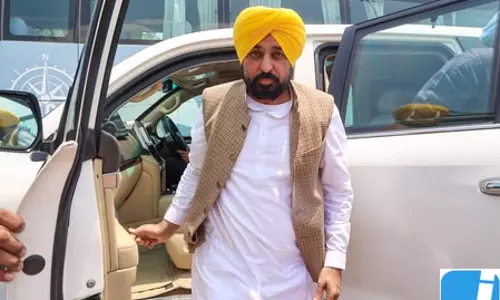 ‘यह सामान्य मुलाकात नहीं, रेकी है’, संजीव अरोड़ा से मुलाकात पर सीएम भगवंत मान पर बिट्टू का हमला ‘यह सामान्य मुलाकात नहीं, रेकी है’, संजीव अरोड़ा से मुलाकात पर सीएम भगवंत मान पर बिट्टू का हमला