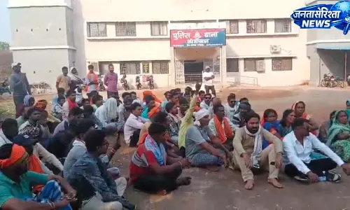 महासमुंद में युवक की मौत के बाद कोमाखान थाना घेराव
