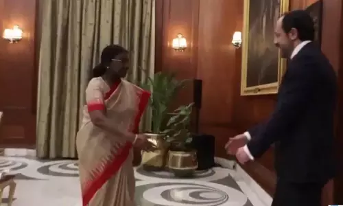 राष्ट्रपति भवन में साइप्रस राष्ट्रपति का भव्य स्वागत: द्रौपदी मुर्मू ने दी राजकीय दावत राष्ट्रपति भवन में साइप्रस राष्ट्रपति का भव्य स्वागत: द्रौपदी मुर्मू ने दी राजकीय दावत