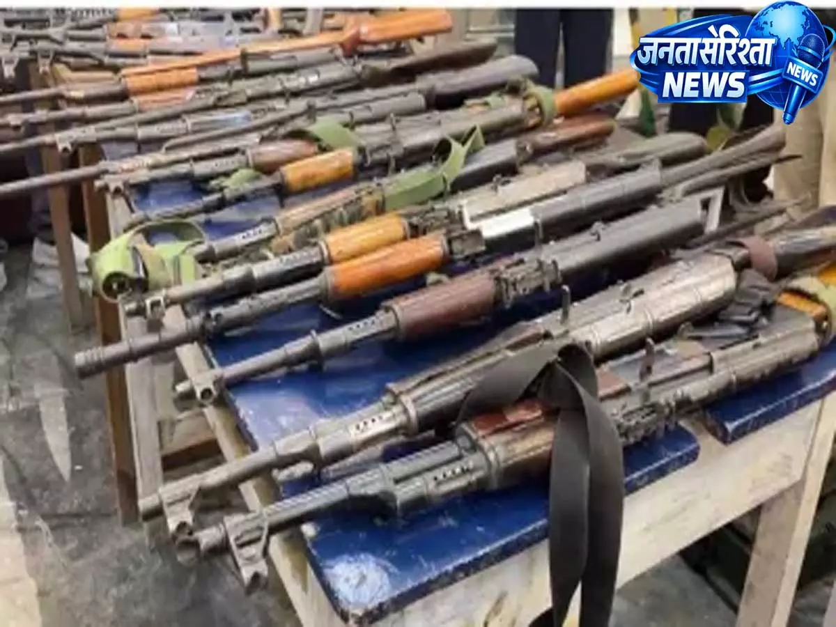 Manipur: 67 हथियार ज़ब्त, चार UNLF (P) कैडर गिरफ्तार Manipur: 67 हथियार ज़ब्त, चार UNLF (P) कैडर गिरफ्तार