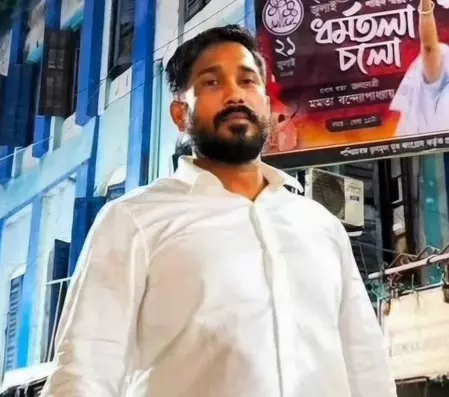 सोना पप्पू से जुड़े कथित जमीन धोखाधड़ी मामले में ईडी की बड़ी कार्रवाई, कोलकाता में कई ठिकानों पर मारा छापा सोना पप्पू से जुड़े कथित जमीन धोखाधड़ी मामले में ईडी की बड़ी कार्रवाई, कोलकाता में कई ठिकानों पर मारा छापा