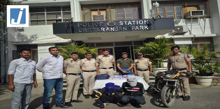 पुलिस की बड़ी सफलता: वाहन चोरी और सेंधमारी के दो सगे भाई गिरफ्तार, चोरी का बड़ा खजाना बरामद पुलिस की बड़ी सफलता: वाहन चोरी और सेंधमारी के दो सगे भाई गिरफ्तार, चोरी का बड़ा खजाना बरामद