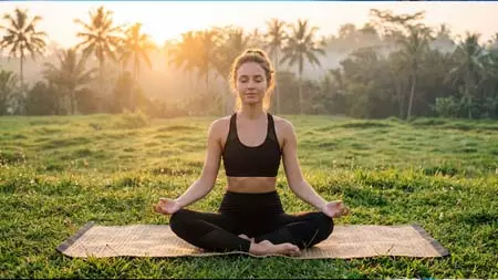 योग का मूल मंत्र पद्मासन, तन और मन दोनों के लिए वरदान योग का मूल मंत्र पद्मासन, तन और मन दोनों के लिए वरदान