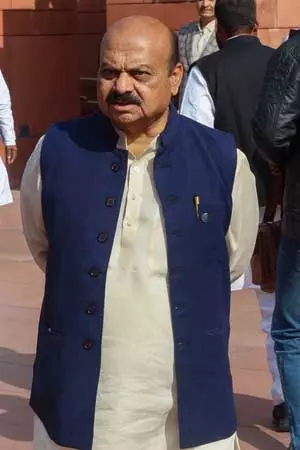 राहुल गांधी के विवादित बयान पर कर्नाटक के पूर्व सीएम बोम्मई ने की माफी की मांग राहुल गांधी के विवादित बयान पर कर्नाटक के पूर्व सीएम बोम्मई ने की माफी की मांग