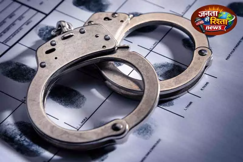 Kulgam में आतंकवादी का साथी पकड़ा गया, ग्रेनेड बरामद Kulgam में आतंकवादी का साथी पकड़ा गया, ग्रेनेड बरामद