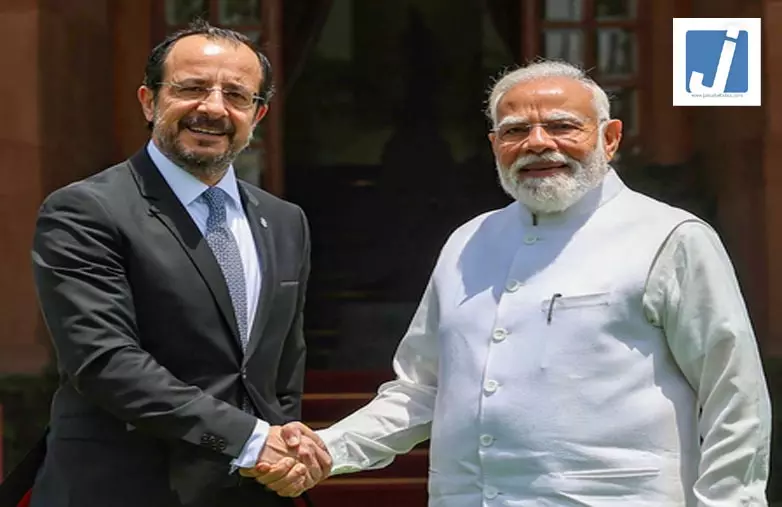 भारत-साइप्रस के बीच रणनीतिक साझेदारी, अगले पांच वर्षों में निवेश दोगुना करने का लक्ष्य: पीएम मोदी भारत-साइप्रस के बीच रणनीतिक साझेदारी, अगले पांच वर्षों में निवेश दोगुना करने का लक्ष्य: पीएम मोदी