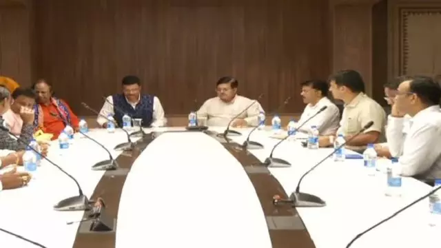पुरी में रथ यात्रा की तैयारियों की बैठक हुई, भीड़ को कंट्रोल करने पर फोकस पुरी में रथ यात्रा की तैयारियों की बैठक हुई, भीड़ को कंट्रोल करने पर फोकस