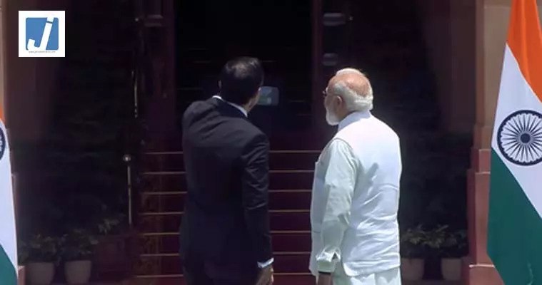 जब साइप्रस के राष्ट्रपति ने प्रधानमंत्री मोदी के साथ ली सेल्फी, VIDEO जब साइप्रस के राष्ट्रपति ने प्रधानमंत्री मोदी के साथ ली सेल्फी, VIDEO