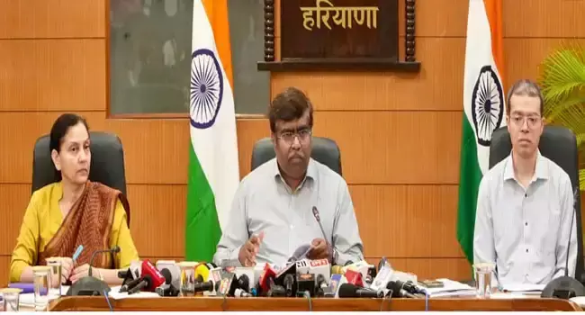 Chandigarh: मतदाता सूचियों के पुनरीक्षण को लेकर चुनाव विभाग तैयार Chandigarh: मतदाता सूचियों के पुनरीक्षण को लेकर चुनाव विभाग तैयार