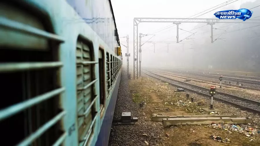 Jharkhand : महिला ने ट्रेन से बच्चे को फेंका Jharkhand : महिला ने ट्रेन से बच्चे को फेंका