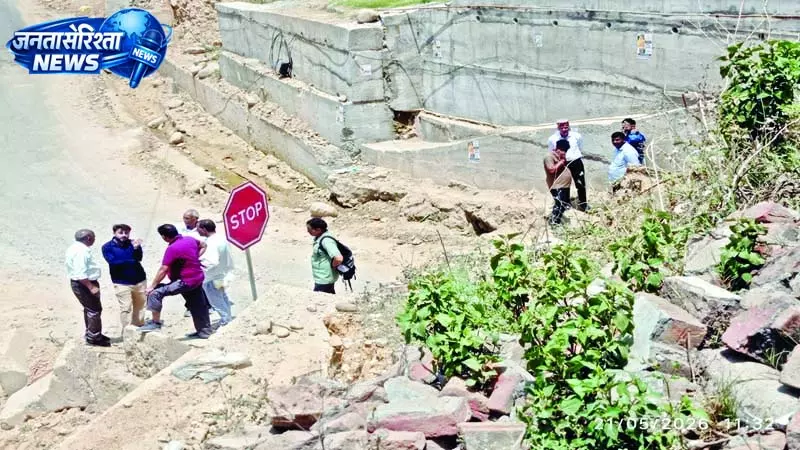 चोलथरा तक सडक़ बहाली के निर्देश चोलथरा तक सडक़ बहाली के निर्देश