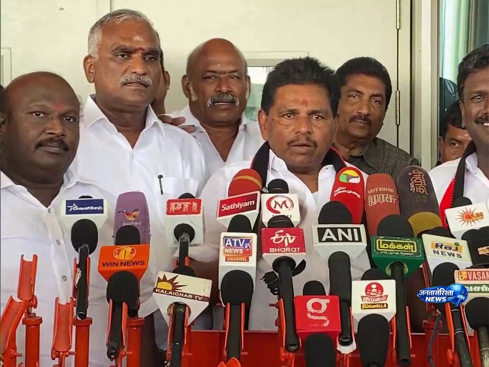 तमिलनाडु: DMK विधायक अनीता राधाकृष्णन ने महिलाओं की सुरक्षा पर दिया बयान तमिलनाडु: DMK विधायक अनीता राधाकृष्णन ने महिलाओं की सुरक्षा पर दिया बयान