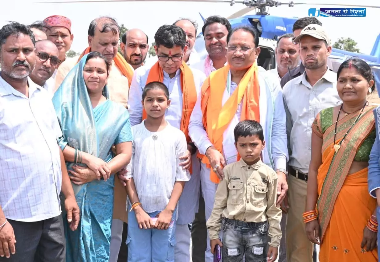 चिरायु योजना से मिली नई जिंदगी : समीरा और नितिन ने मुख्यमंत्री को थैंक यू कार्ड देकर जताया आभार चिरायु योजना से मिली नई जिंदगी : समीरा और नितिन ने मुख्यमंत्री को थैंक यू कार्ड देकर जताया आभार