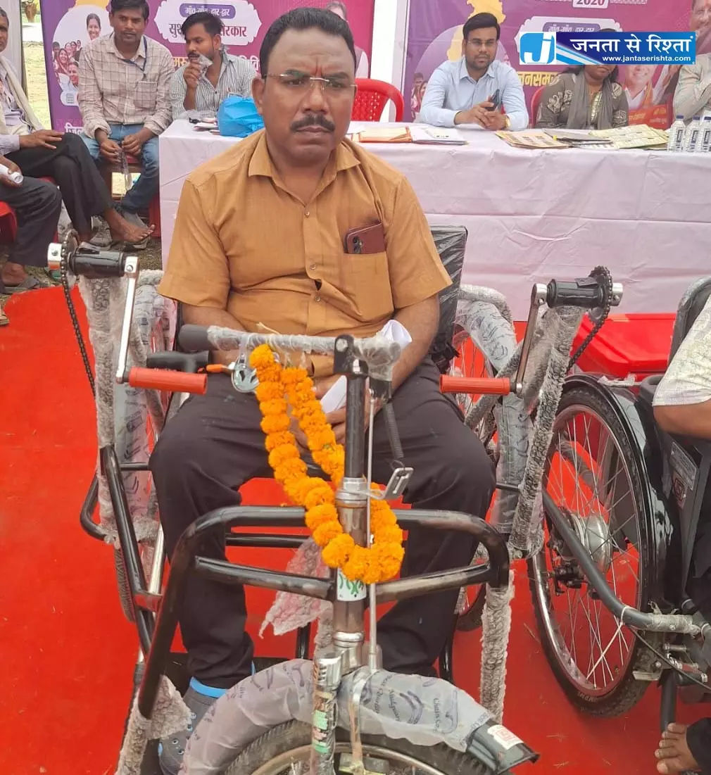 हादसे की हार और हौसले की जीत, नर्मदा प्रसाद को मिला शासन की योजनाओं का संबल हादसे की हार और हौसले की जीत, नर्मदा प्रसाद को मिला शासन की योजनाओं का संबल