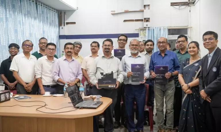 Assam : तेजपुर यूनिवर्सिटी स्टार्टअप ने बनाया पोर्टेबल स्मार्टफोन माइक्रोस्कोप Assam : तेजपुर यूनिवर्सिटी स्टार्टअप ने बनाया पोर्टेबल स्मार्टफोन माइक्रोस्कोप