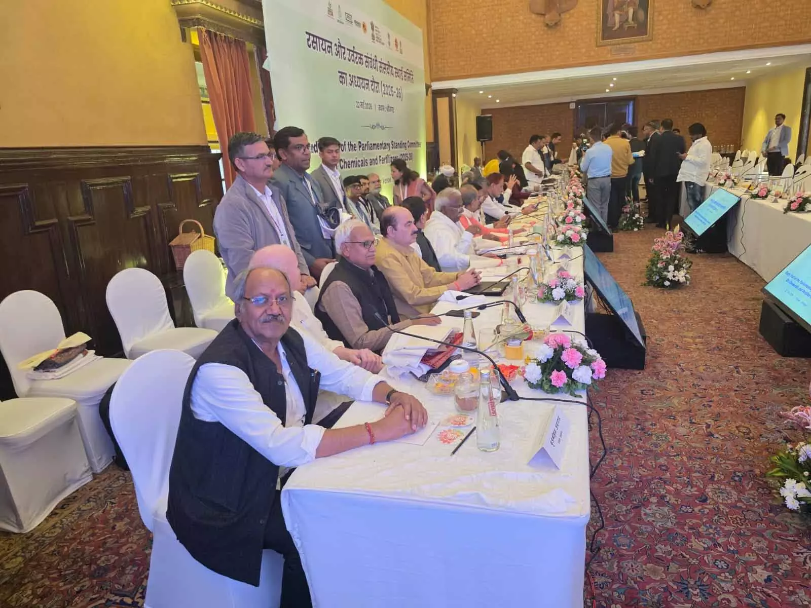 श्रीनगर पहुंचे सांसद बृजमोहन अग्रवाल श्रीनगर पहुंचे सांसद बृजमोहन अग्रवाल
