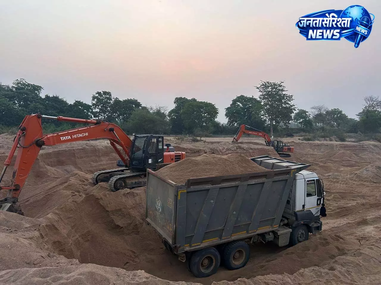 रेत के अवैध उत्खनन पर खनिज विभाग कार्रवाई जारी, 2 चैन माउंटेन सील रेत के अवैध उत्खनन पर खनिज विभाग कार्रवाई जारी, 2 चैन माउंटेन सील