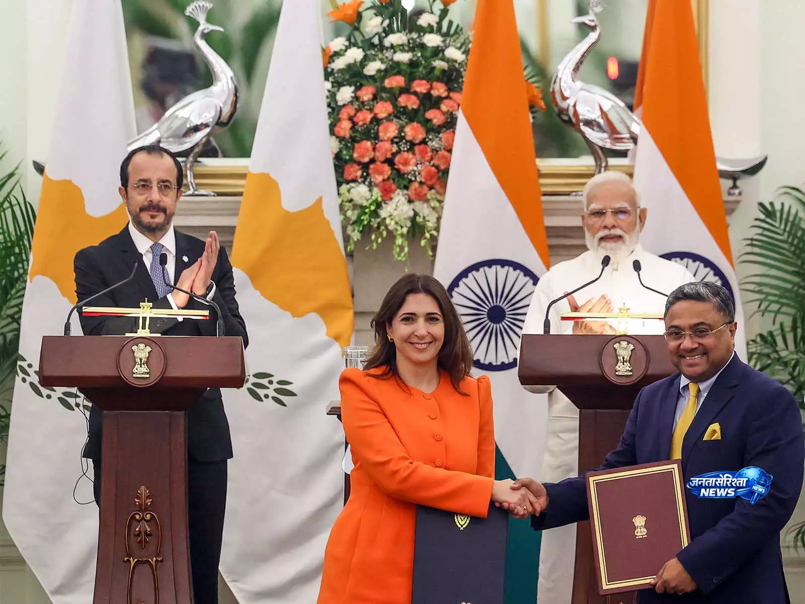 India और साइप्रस ने रक्षा, व्यापार, आतंकवाद-रोधी और संस्कृति सहित विभिन्न क्षेत्रों में अपने संबंधों को और गहरा किया India और साइप्रस ने रक्षा, व्यापार, आतंकवाद-रोधी और संस्कृति सहित विभिन्न क्षेत्रों में अपने संबंधों को और गहरा किया