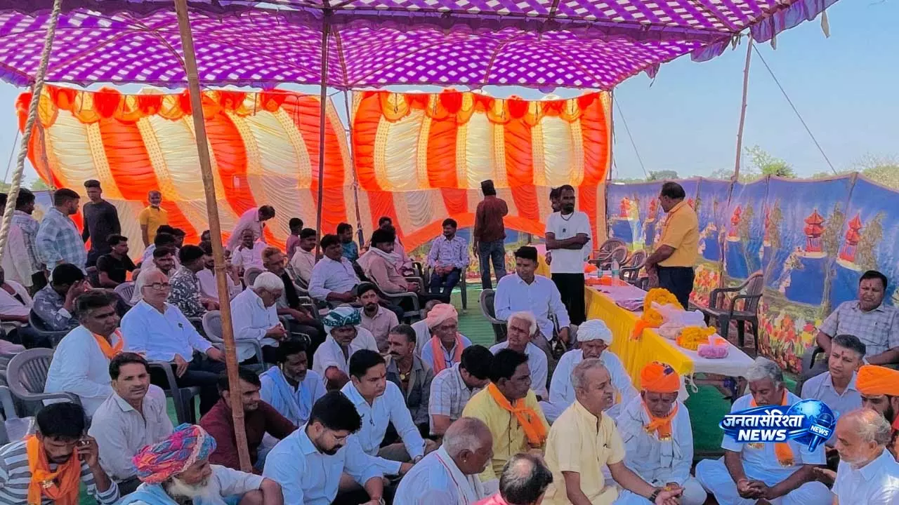 Salra Village में एक करोड़ की लागत से बनने वाली पेयजल टंकी का भूमि पूजन Salra Village में एक करोड़ की लागत से बनने वाली पेयजल टंकी का भूमि पूजन