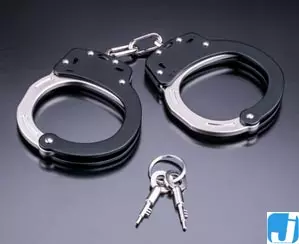 राजस्थान : यूनिवर्सिटी के दो फैकल्टी सदस्य 20,000 रुपए की रिश्वत लेते हुए गिरफ्तार राजस्थान : यूनिवर्सिटी के दो फैकल्टी सदस्य 20,000 रुपए की रिश्वत लेते हुए गिरफ्तार