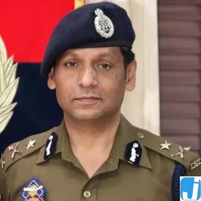 मणिपुर को मिला नया डीजीपी, लद्दाख पुलिस प्रमुख मुकेश सिंह संभालेंगे जिम्मेदारी मणिपुर को मिला नया डीजीपी, लद्दाख पुलिस प्रमुख मुकेश सिंह संभालेंगे जिम्मेदारी
