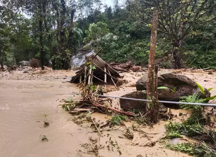 Arunachal: भारी बारिश से अचानक आई बाढ़ ने यू/सुबनसिरी में तबाही मचा दी
