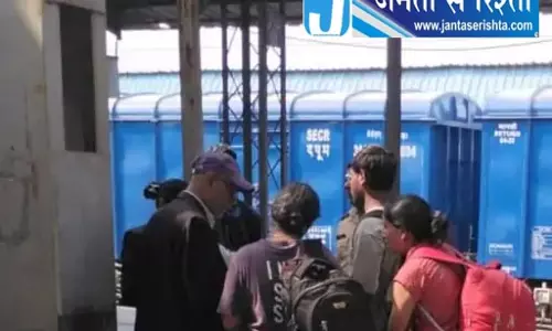 रेलवे को चूना लगाने वाले 400 लोग गिरफ्तार, बिना टिकट यात्रा करते पकड़ाए रेलवे को चूना लगाने वाले 400 लोग गिरफ्तार, बिना टिकट यात्रा करते पकड़ाए