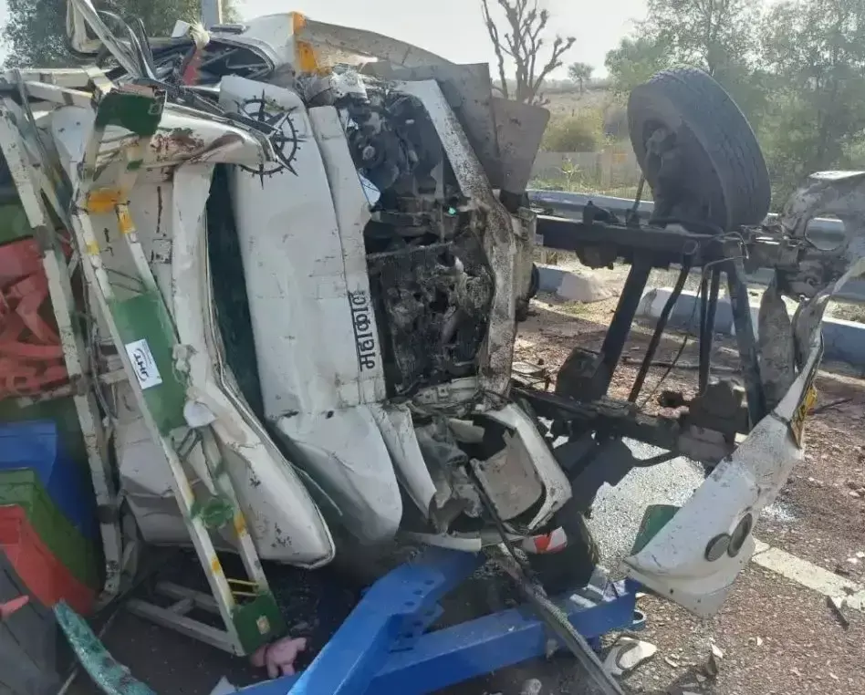 Jodhpur: भारतमाला एक्सप्रेस वे पर दर्दनाक सड़क हादसा, दो की मौत Jodhpur: भारतमाला एक्सप्रेस वे पर दर्दनाक सड़क हादसा, दो की मौत