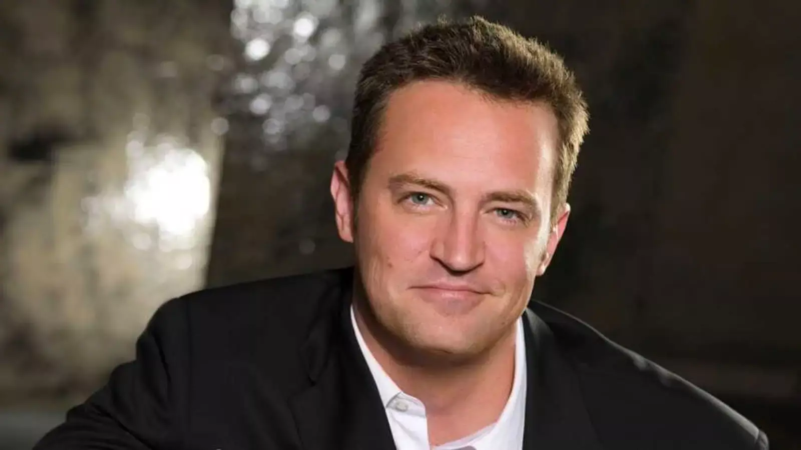 Matthew Perry की मदद करने वाले व्यक्ति ने कथित तौर पर हालात को उल्टा कर दिया