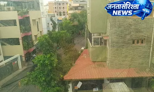 Bengaluru : वीकेंड की सुबह से झमाझम बारिश, कई इलाकों में मौसम हुआ सुहावना